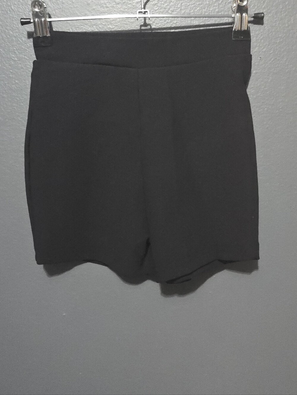 White Fox Boutique Black High-Waist Ribbed Shorts 2"